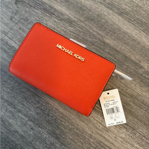 Michael Kors Orange Card Holder - Picture 1 of 2